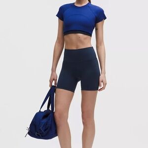 Lululemon Wunder Train High-Rise Short 6" size 4